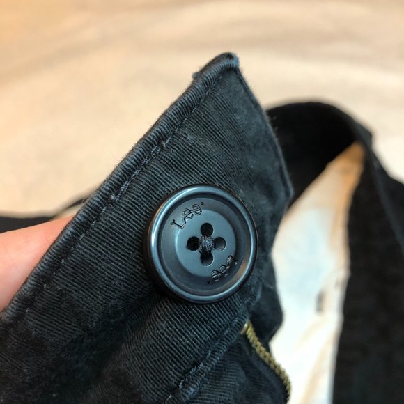 Lee Black Shorts - Picture 3 of 4